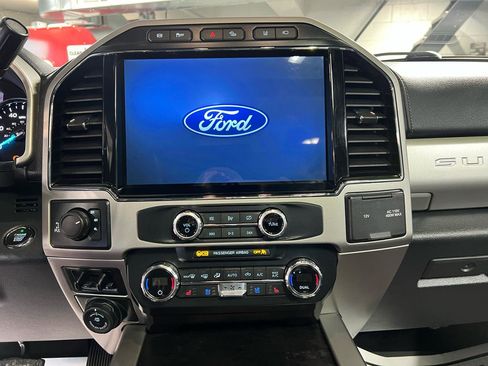 Used 2022 Ford F350 Lariat w/ Tremor Off-Road Package image 28