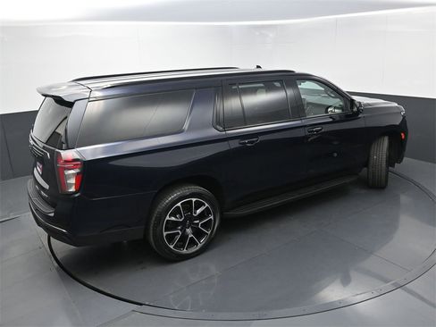 Used 2022 Chevrolet Suburban RST w/ Luxury Package image 37
