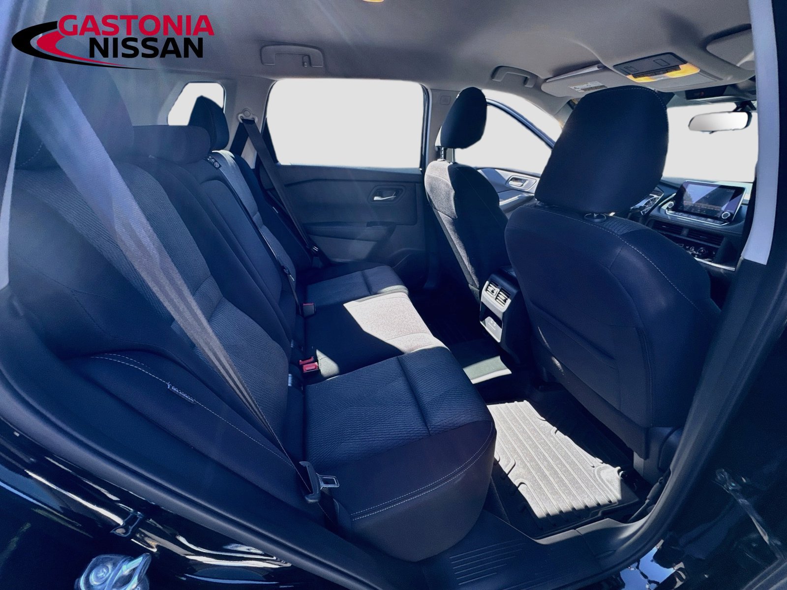 Used 2026 Nissan Rogue SV w/ Cold Weather Package FWD image 34