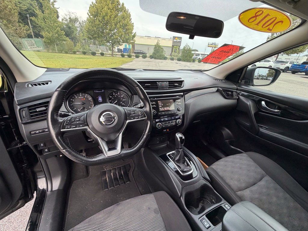 Used 2018 Nissan Rogue Sport SV w/ SV All-Weather Package FWD image 19