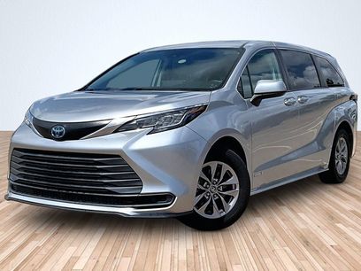 Used 2021 Toyota Sienna LE