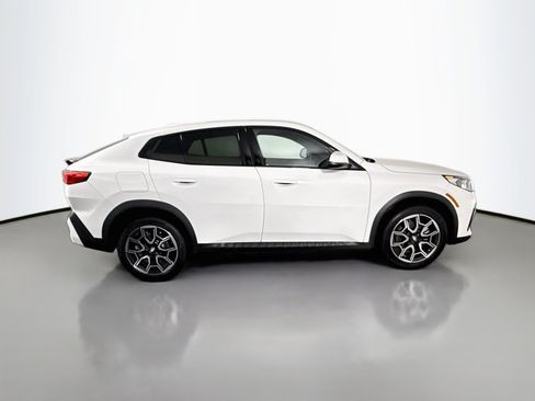 Used 2026 BMW X2 xDrive28i AWD/4WD image 11