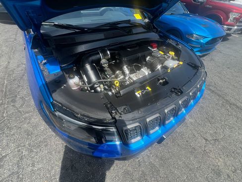 Used 2025 Chevrolet Trax LT image 27