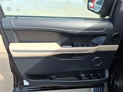 Used 2023 Ford Expedition Max Limited image 23