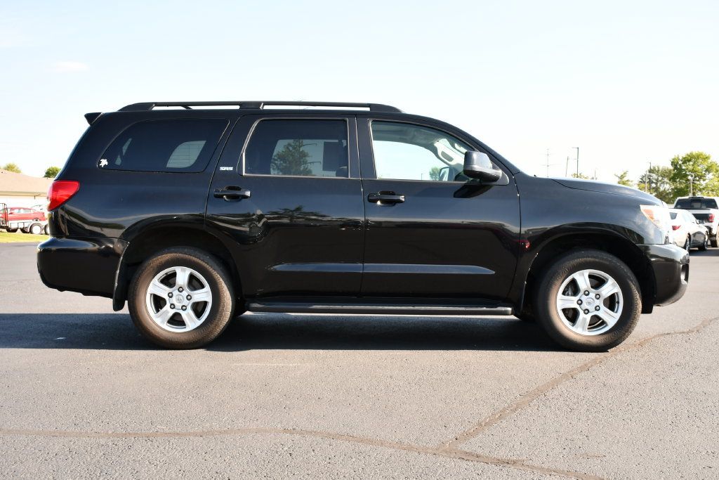 Used 2016 Toyota Sequoia SR5 AWD/4WD image 8