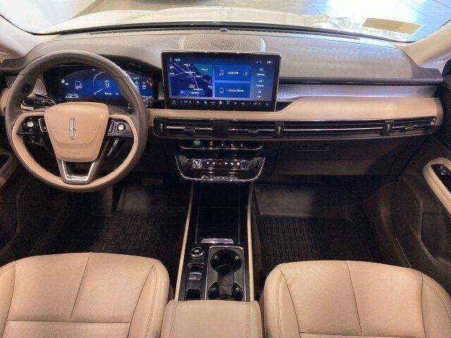 Used 2023 Lincoln Corsair AWD w/ Equipment Group 101A image 10