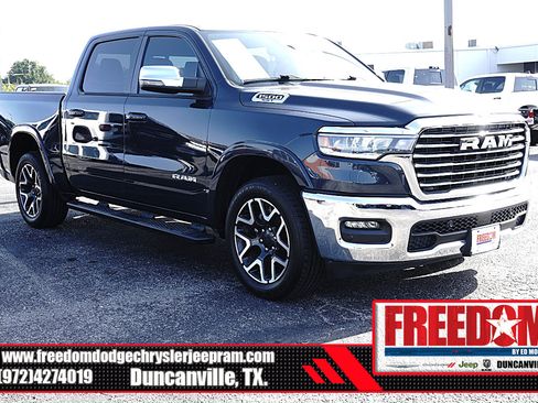 Used 2025 RAM 1500 Laramie AWD/4WD image 7