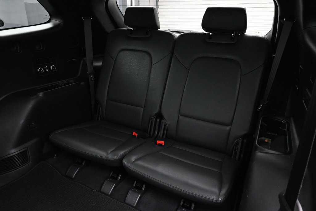 Used 2017 Hyundai Santa Fe Limited FWD image 13