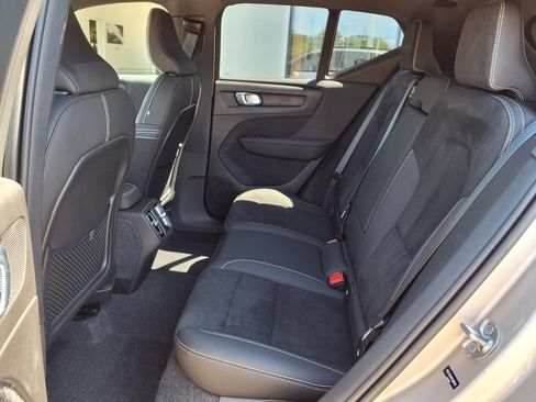 Certified 2023 Volvo XC40 B5 Plus w/ Climate Package AWD/4WD image 8