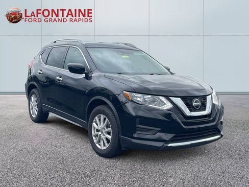 Used 2020 Nissan Rogue S w/ Special Edition Package FWD image 3