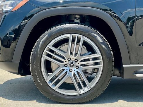 Certified 2026 Mercedes-Benz GLS 450 4MATIC image 9