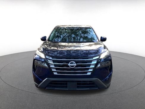 Used 2025 Nissan Rogue SV image 3