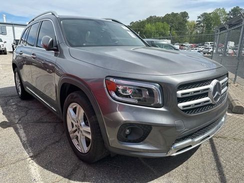 Used 2021 Mercedes-Benz GLB 250 4MATIC w/ Premium Package image 8