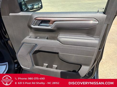 Used 2025 GMC Sierra 1500 SLT AWD/4WD image 34
