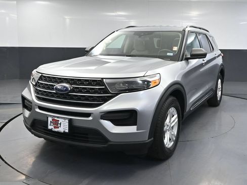 Used 2022 Ford Explorer XLT RWD image 9