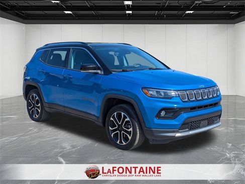 Certified 2022 Jeep Compass Limited image 4