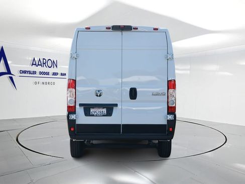 Used 2025 RAM ProMaster 2500 w/ Convenience Group FWD image 3
