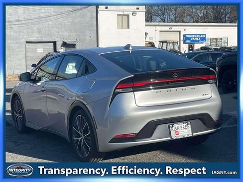 Certified 2023 Toyota Prius XLE image 8