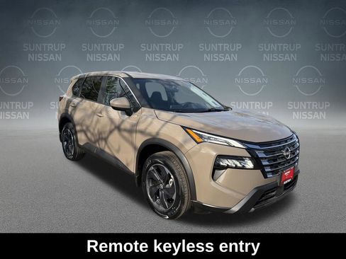 Certified 2025 Nissan Rogue SV FWD image 9