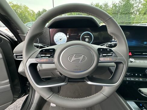 Certified 2025 Hyundai Elantra SEL w/ Cargo Package image 25