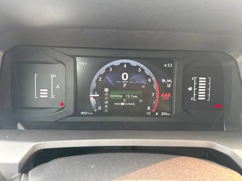 Used 2025 Toyota Tacoma SR5 AWD/4WD image 12