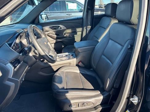 Certified 2023 Chevrolet Traverse LT image 9
