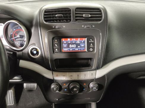 Used 2019 Dodge Journey SE w/ Connectivity Group FWD image 25