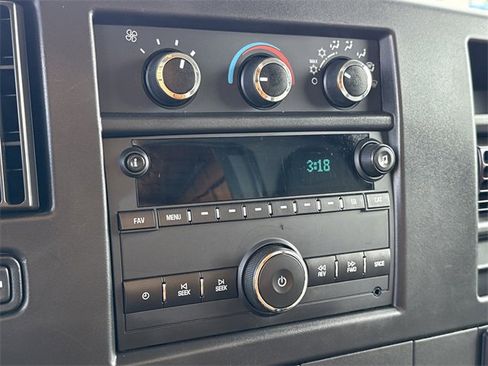 Used 2019 GMC Savana 3500 Extended image 21