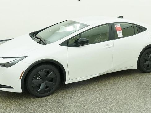 New 2026 Toyota Prius Plug-In Hybrid FWD image 14