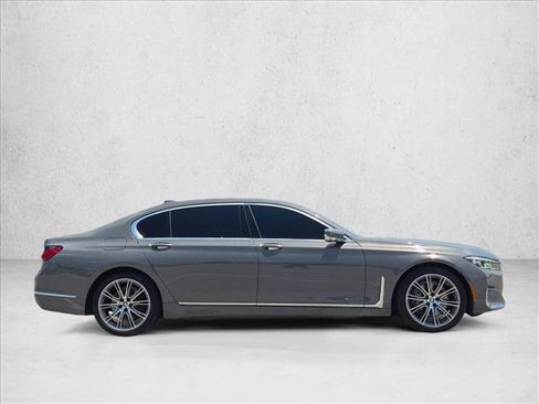 Used 2022 BMW 740i RWD image 4