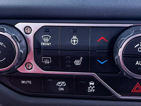 Used 2024 Jeep Wrangler Unlimited Rubicon 392 AWD/4WD image 36