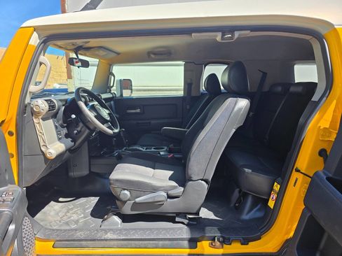 Used 2007 Toyota FJ Cruiser 4WD image 13