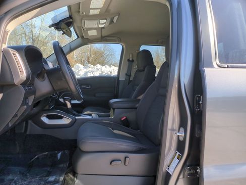 Used 2023 Nissan Frontier SV w/ Technology Package image 12