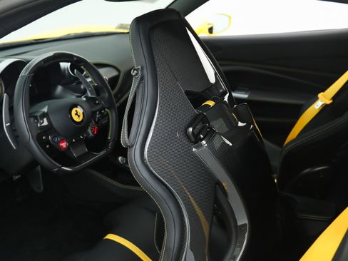 Certified 2022 Ferrari F8 Tributo image 25