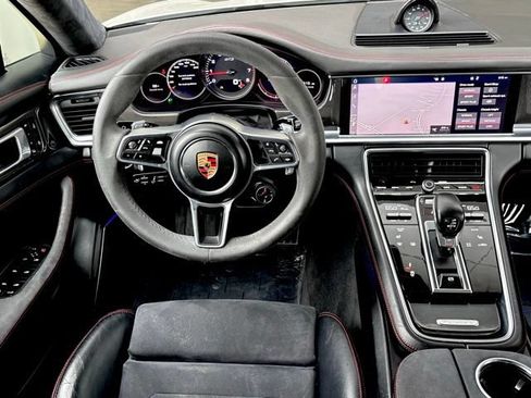 Used 2019 Porsche Panamera GTS AWD/4WD image 28