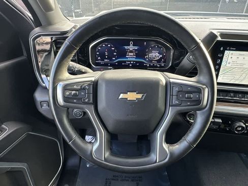 Used 2025 Chevrolet Silverado 2500 LT w/ Convenience Package AWD/4WD image 15