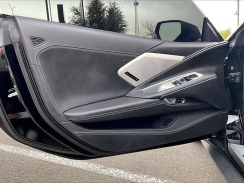 Used 2024 Chevrolet Corvette Stingray Premium Conv w/ Z51 Performance Package image 18