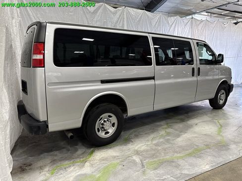 Used 2019 Chevrolet Express 3500 LS image 8
