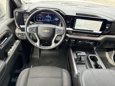 Used 2025 Chevrolet Silverado 1500 LT AWD/4WD image 12