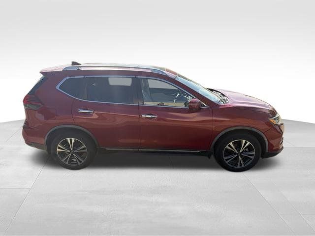 Used 2017 Nissan Rogue SL w/ SL Premium Package FWD image 2