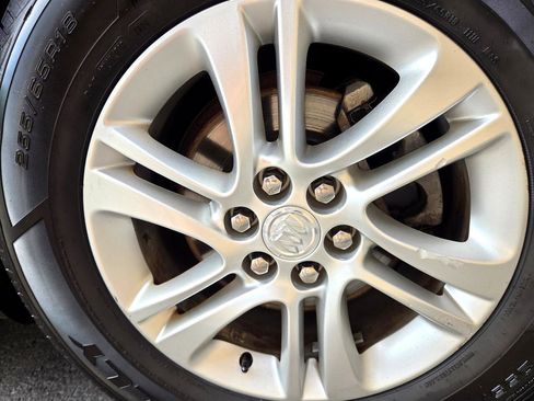 Used 2020 Buick Enclave Essence image 39