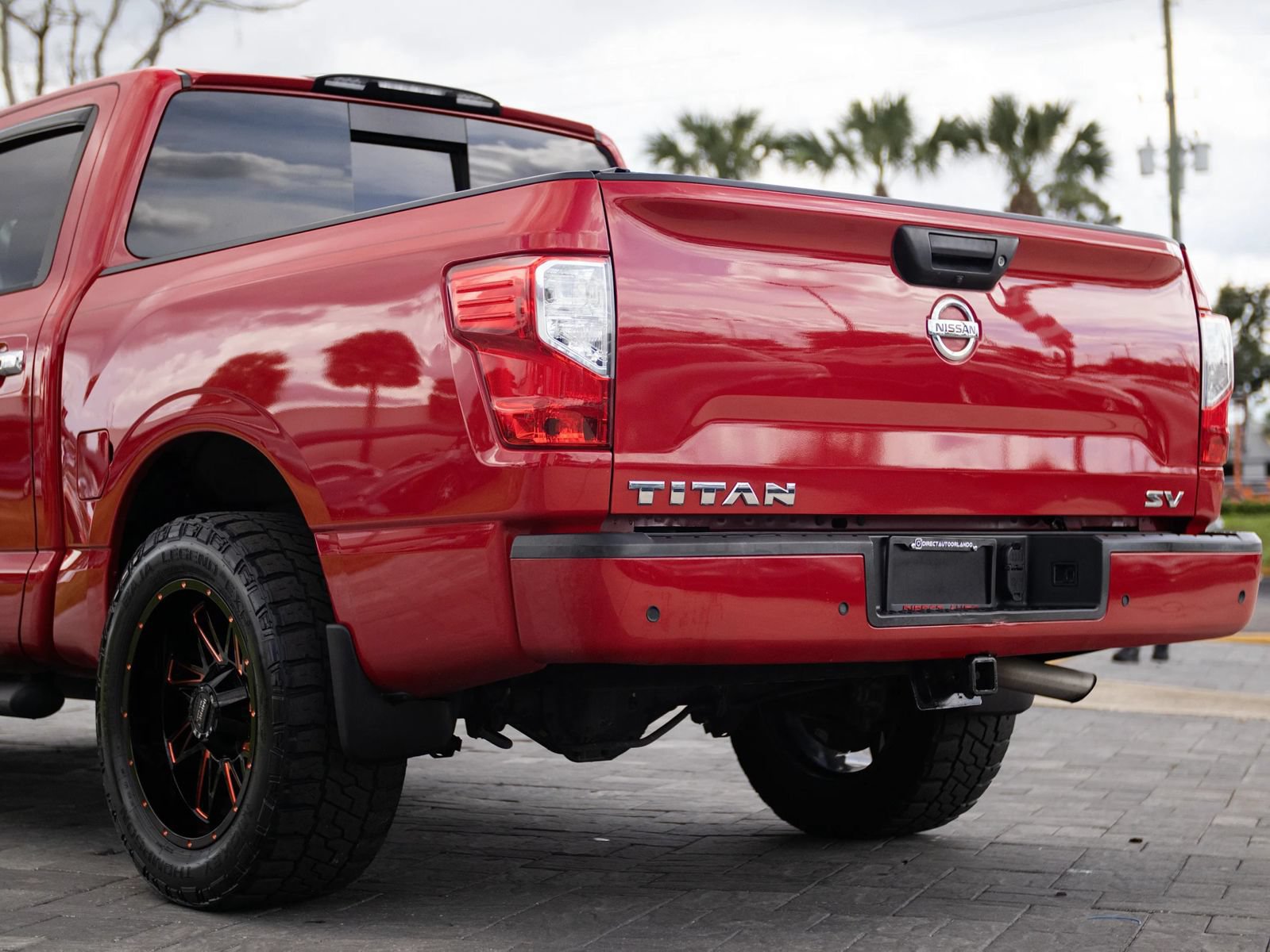 Used 2021 Nissan Titan SV w/ SV Convenience Package RWD image 10