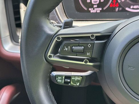 Certified 2025 Porsche Cayenne Coupe AWD/4WD image 22
