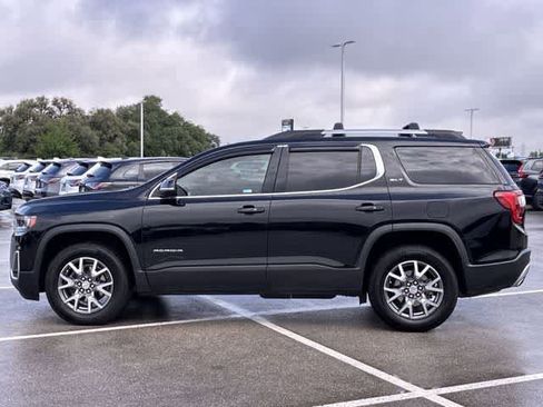 Used 2022 GMC Acadia SLT w/ Technology Package FWD image 4