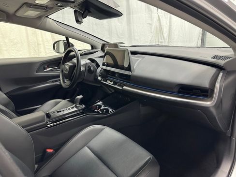 Used 2025 Toyota Prius XLE image 62
