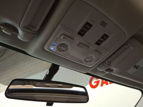 Used 2015 Toyota RAV4 XLE image 27