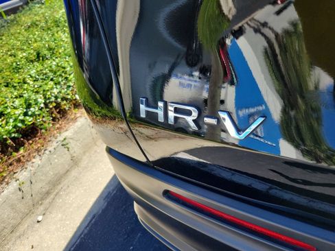 Used 2023 Honda HR-V LX image 15