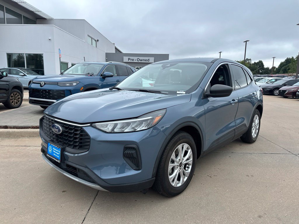 Used 2024 Ford Escape Active w/ Tech Pack #1 FWD image 1
