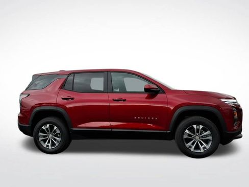 New 2026 Chevrolet Equinox LT w/ Convenience Package II FWD image 2