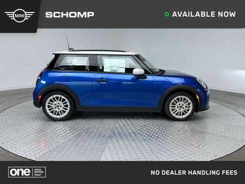 Used 2026 MINI Cooper 2-Door Hardtop FWD image 1